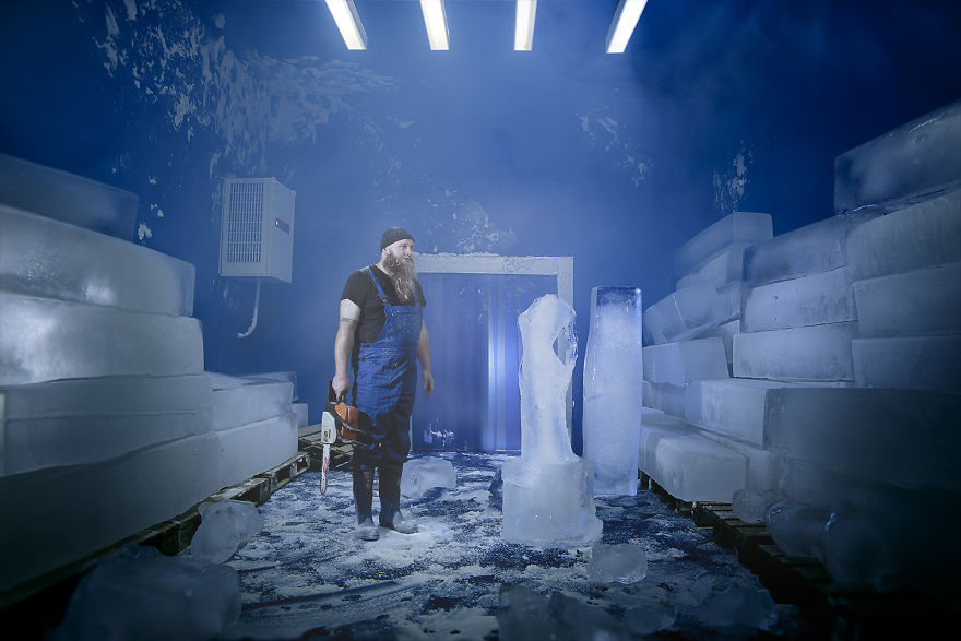 I Create Hyperrealistic Sceneries Using Miniature Sets