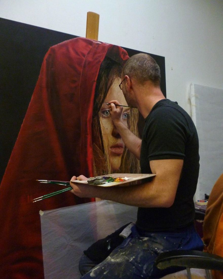 33 Hyper-Realistic Women In Magazine Poses With Their Flaws And Imperfections That Look Like Photographs 33 Hyper-Realistic Women In Magazine Poses With Their Flaws And Imperfections That Look Like Photographs