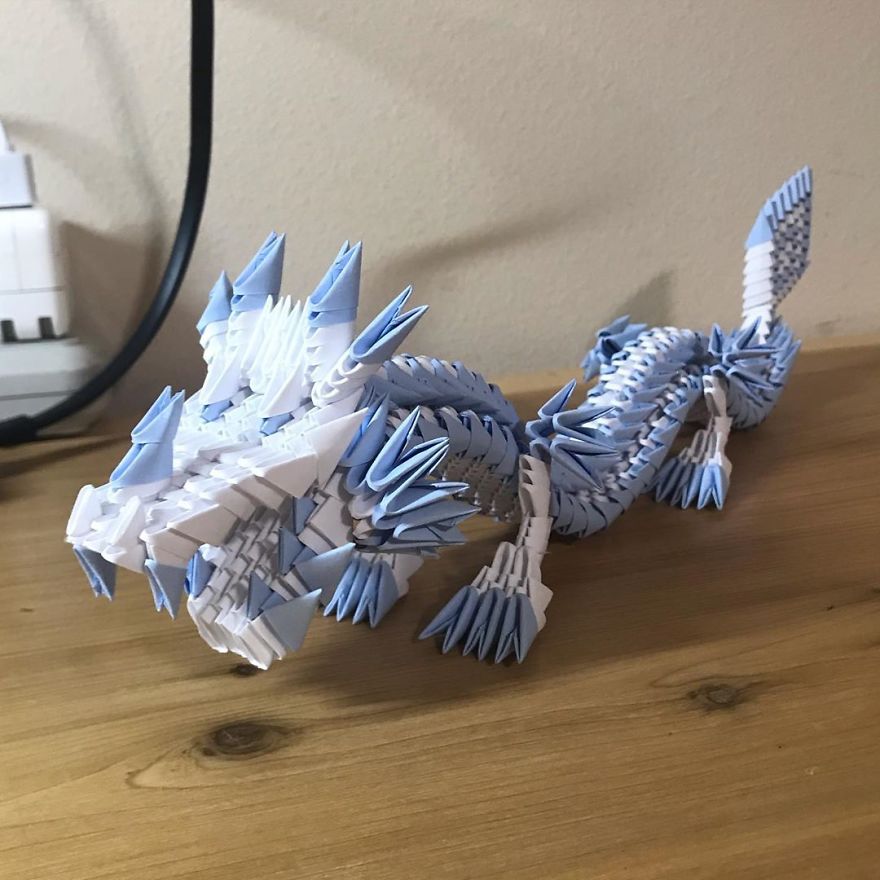 Artist Folds Amazing 3D Animals Out Of Strips Of Paper (19 Pics) Artist Folds Amazing 3D Animals Out Of Strips Of Paper (19 Pics)
