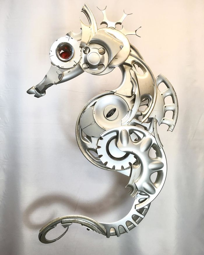 This Artist Recycles Car Hubcaps To Create Amazing Animal Sculptures (New Pics)