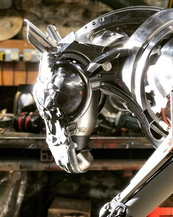 This Artist Recycles Car Hubcaps To Create Amazing Animal Sculptures (New Pics)
