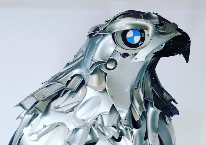 This Artist Recycles Car Hubcaps To Create Amazing Animal Sculptures (New Pics)