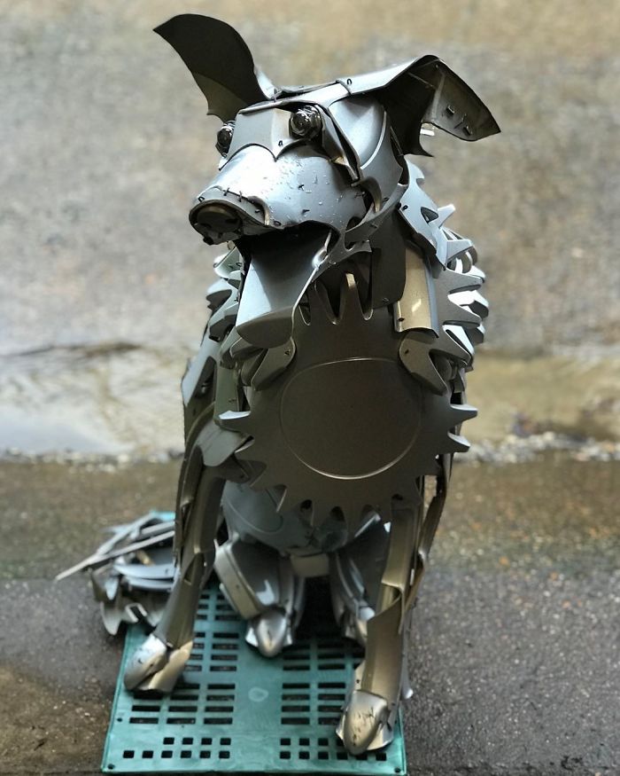 This Artist Recycles Car Hubcaps To Create Amazing Animal Sculptures (New Pics)