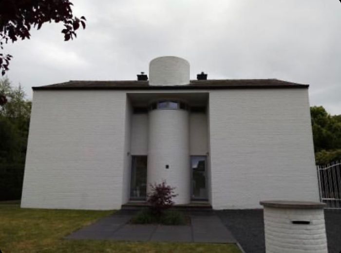 Zip Up, I Can See Your Chimney