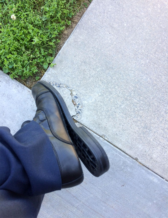 I'm Trying To Go To A Wedding, But The Sound Of My Shoe Clapping Alerts Everyone