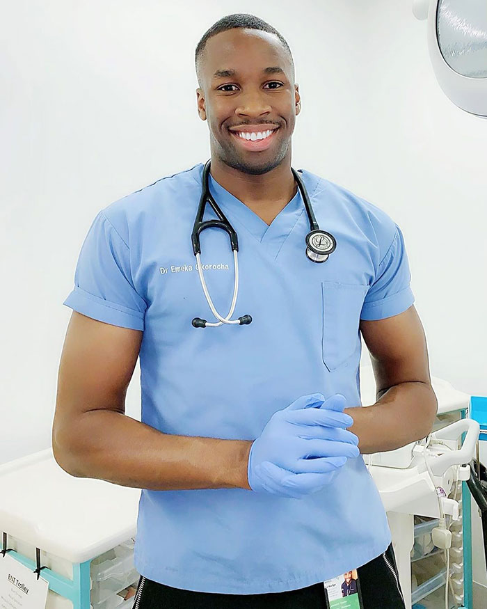 Black Doctor Reveals That He's Treated Differently Wearing Hoodie Than When He's In Scrubs, Demands To Be Respected In Both Black Doctor Reveals That He's Treated Differently Wearing Hoodie Than When He's In Scrubs, Demands To Be Respected In Both