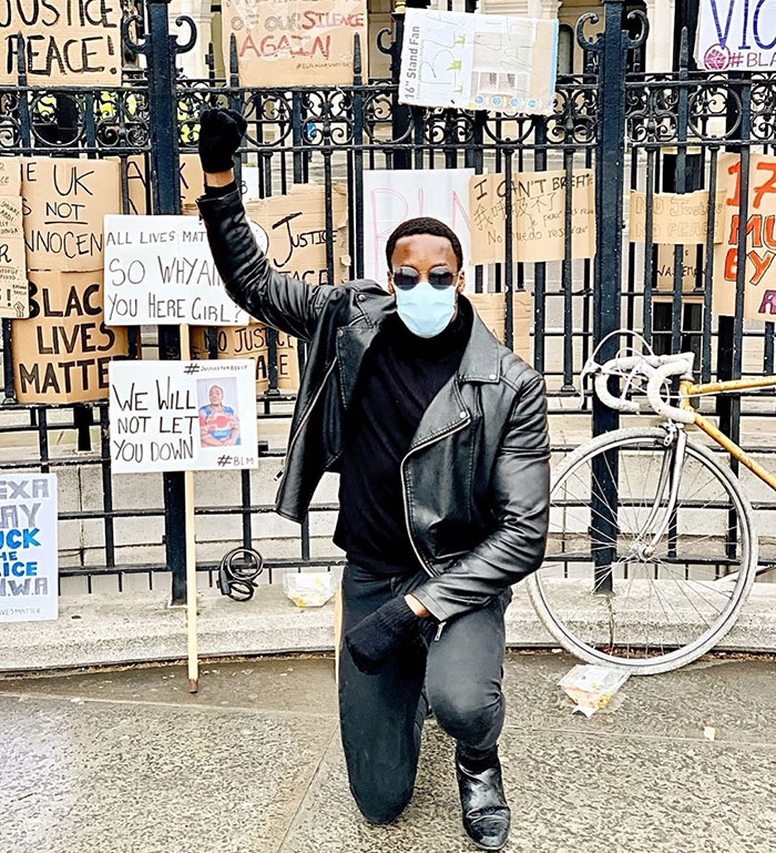 Black Doctor Reveals That He's Treated Differently Wearing Hoodie Than When He's In Scrubs, Demands To Be Respected In Both Black Doctor Reveals That He's Treated Differently Wearing Hoodie Than When He's In Scrubs, Demands To Be Respected In Both