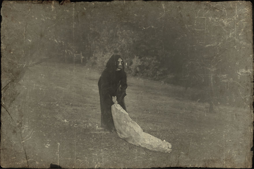 Vintage Halloween Photos Are More Disturbing Than Modern Horror Movies, So We Recreated Some (27 Pics) Vintage Halloween Photos Are More Disturbing Than Modern Horror Movies, So We Recreated Some (27 Pics)