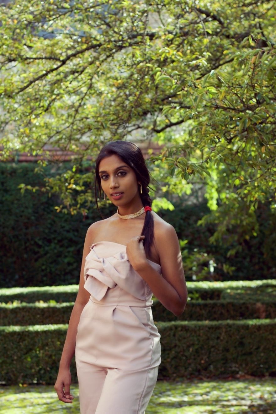 I Captured Modern-Day Disney Princesses And Their Fairytale Life In Cambridge