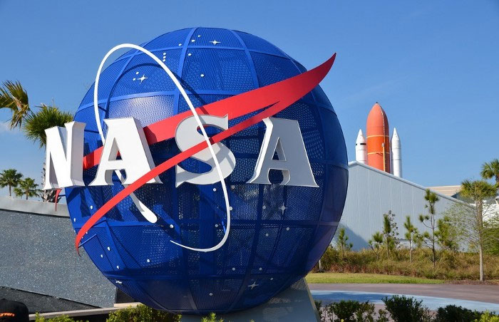 Comedian Knows He's Too Dumb To Work For NASA, Still 'Applies', 'Receives' A Hilarious Rejection Letter