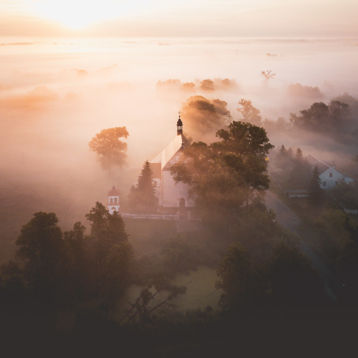 I Captured An Amazing View After Flying Through The Fog
