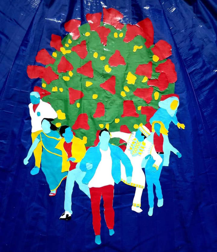 Teen Spent 400 Hours Making A COVID-Themed Prom Dress Using 750 Meters Of Colored Duct Tape For A Duck Brand Scholarship Contest Teen Spent 400 Hours Making A COVID-Themed Prom Dress Using 750 Meters Of Colored Duct Tape For A Duck Brand Scholarship Contest