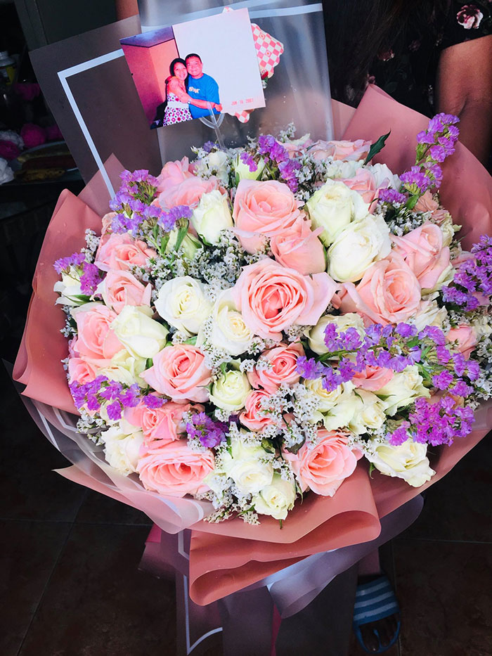 Daughter Receives Email Instructions On How To Throw A 25th Wedding Anniversary Celebration For Mom Written By Dad Who Passed Away 10 Months Ago Daughter Receives Email Instructions On How To Throw A 25th Wedding Anniversary Celebration For Mom Written By Dad Who Passed Away 10 Months Ago