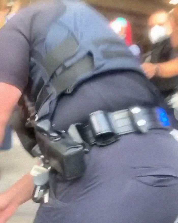 After A Cop Pushed A Kneeling Woman, Black Female Police Officer Stands Up For Her