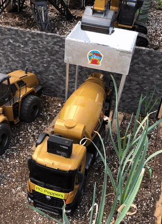 Canadian Guy Is Growing Superhot Peppers Using Radio Controlled Equipment And The Whole Process Is A Rare Sight