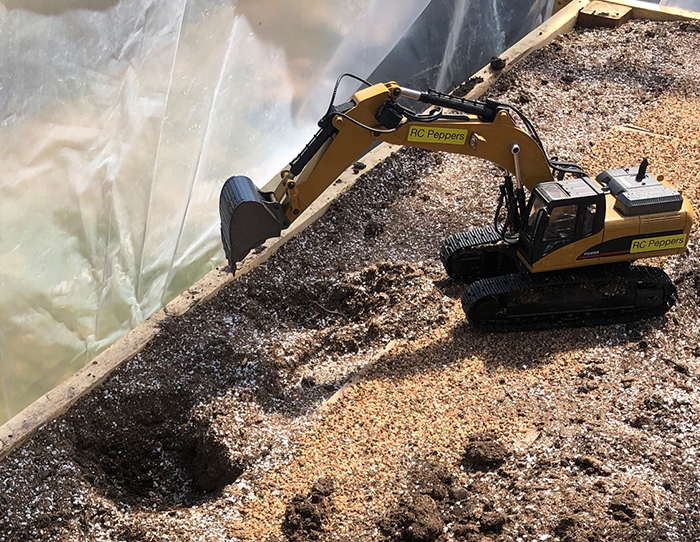 Canadian Guy Is Growing Superhot Peppers Using Radio Controlled Equipment And The Whole Process Is A Rare Sight