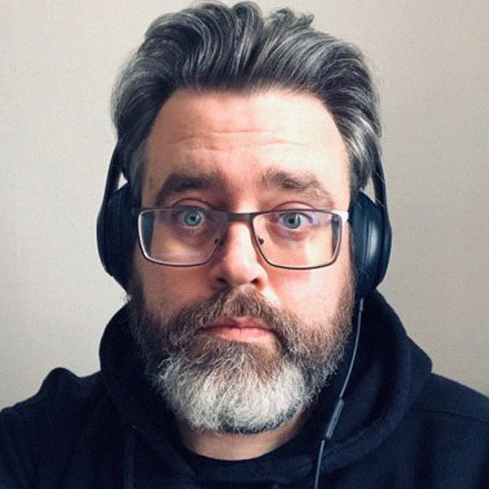 Guy With Poor Eyesight Thinks His Cat Is Climbing Into A Hammock, Realizes It's An Unwelcome Guest Too Late