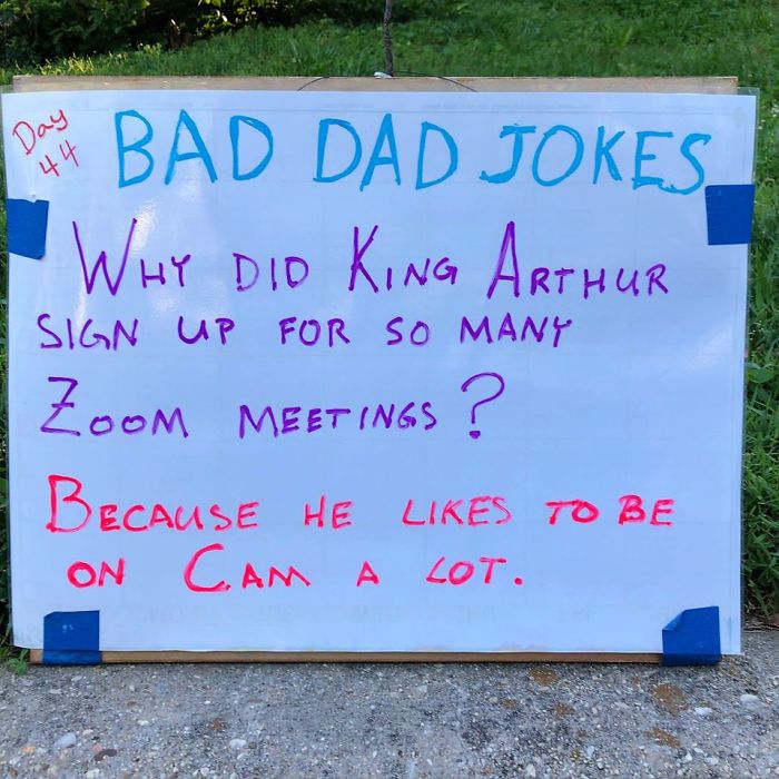 Man-Posts-Toms-Bad-Dad-Jokes-On-His-Lawn