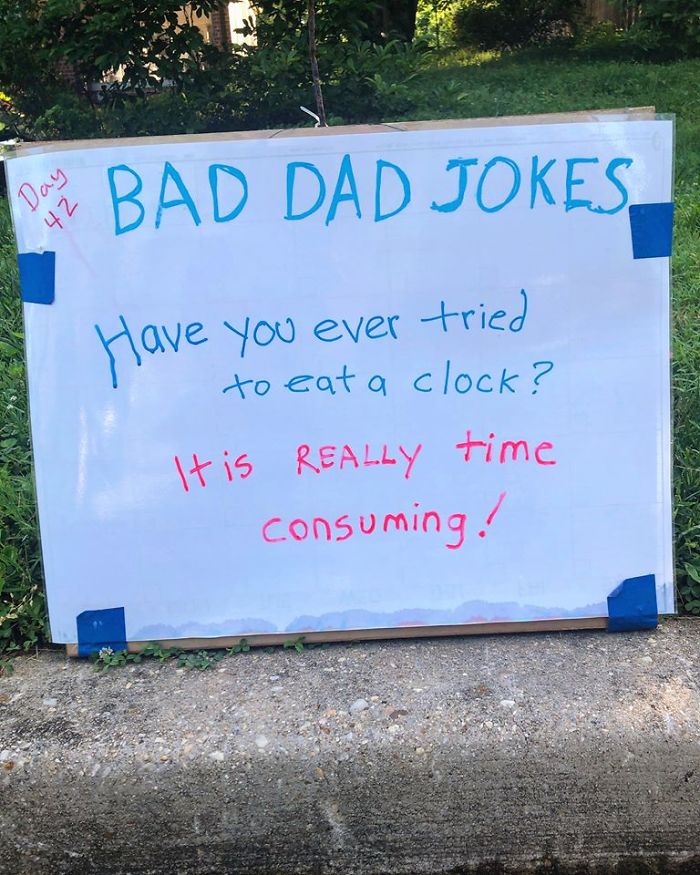 Man-Posts-Toms-Bad-Dad-Jokes-On-His-Lawn