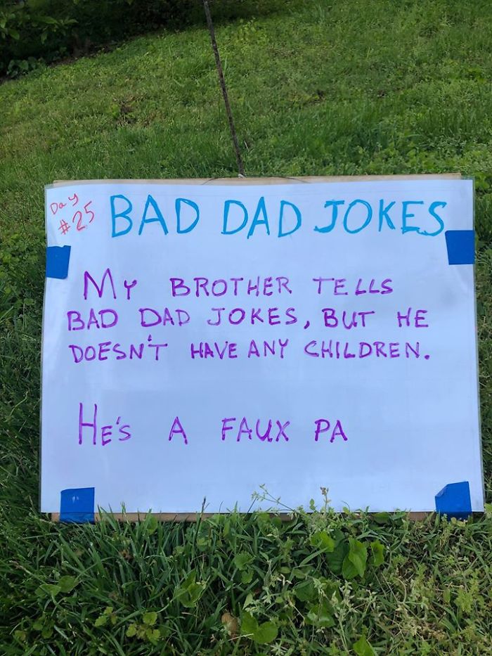 Man-Posts-Toms-Bad-Dad-Jokes-On-His-Lawn