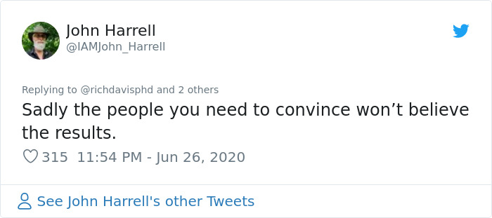 Scientist Demonstrates The Effect Of Wearing A Mask Vs. Not Wearing One