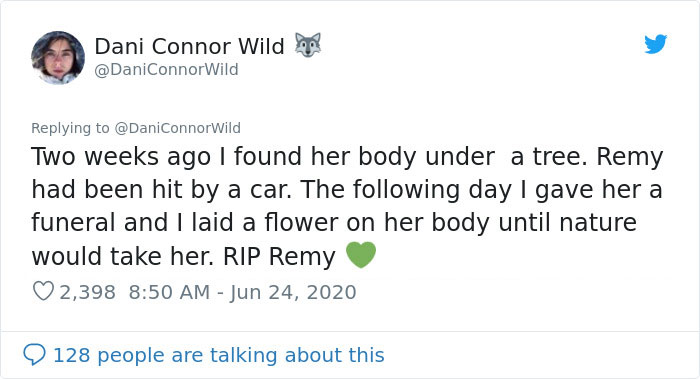 Photographer Puts Her Mic In Front Of A Baby Squirrel, And Its Adorable Munching Sounds Get Over 12M Views Photographer Puts Her Mic In Front Of A Baby Squirrel, And Its Adorable Munching Sounds Get Over 12M Views