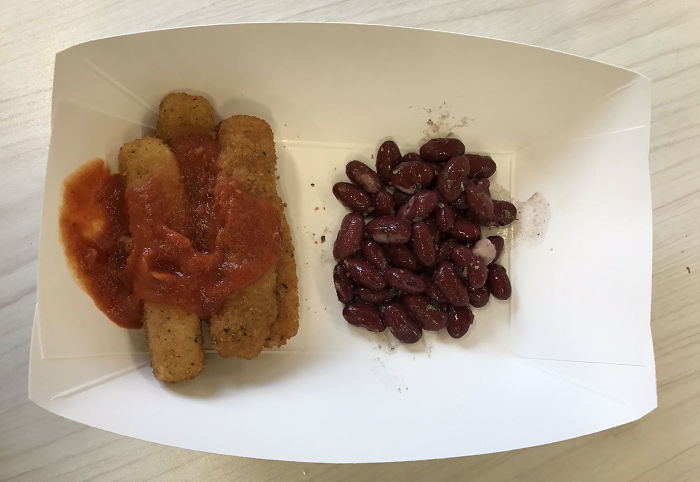 18 People Compare Some School Lunches, Show That US Education Is Underfunded While Their Police Is Overfunded