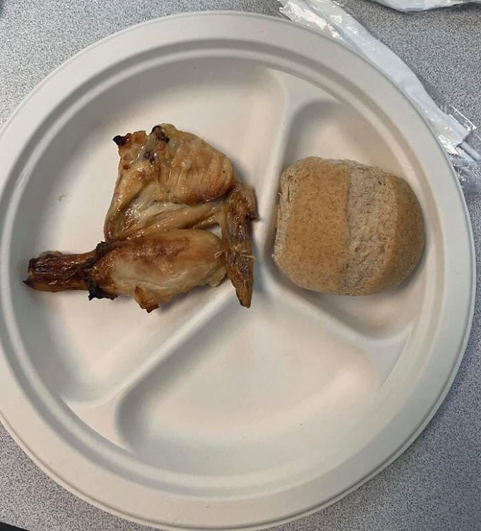 18 People Compare Some School Lunches, Show That US Education Is Underfunded While Their Police Is Overfunded