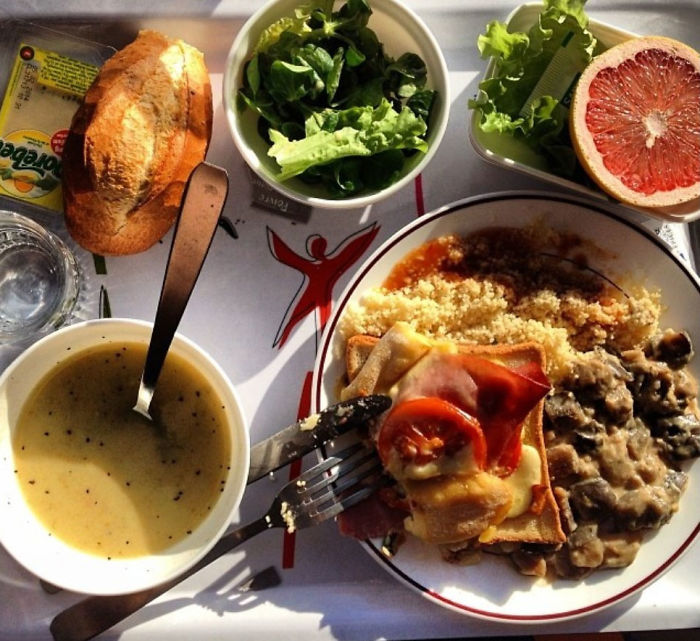 18 People Compare Some School Lunches, Show That US Education Is Underfunded While Their Police Is Overfunded