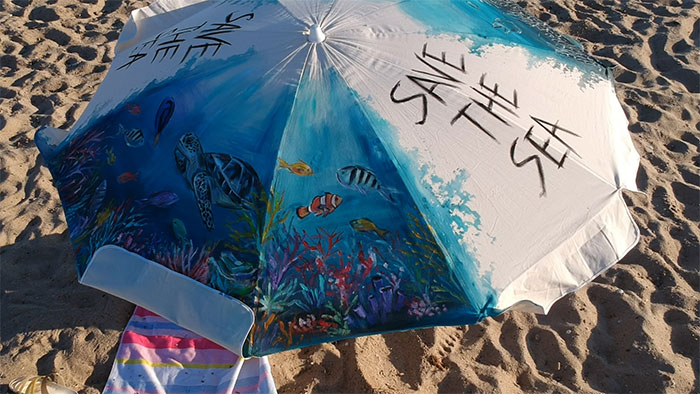 I Painted My Beach Umbrella To Show What Will Happen To Marine Life If We Don’t Make A Change