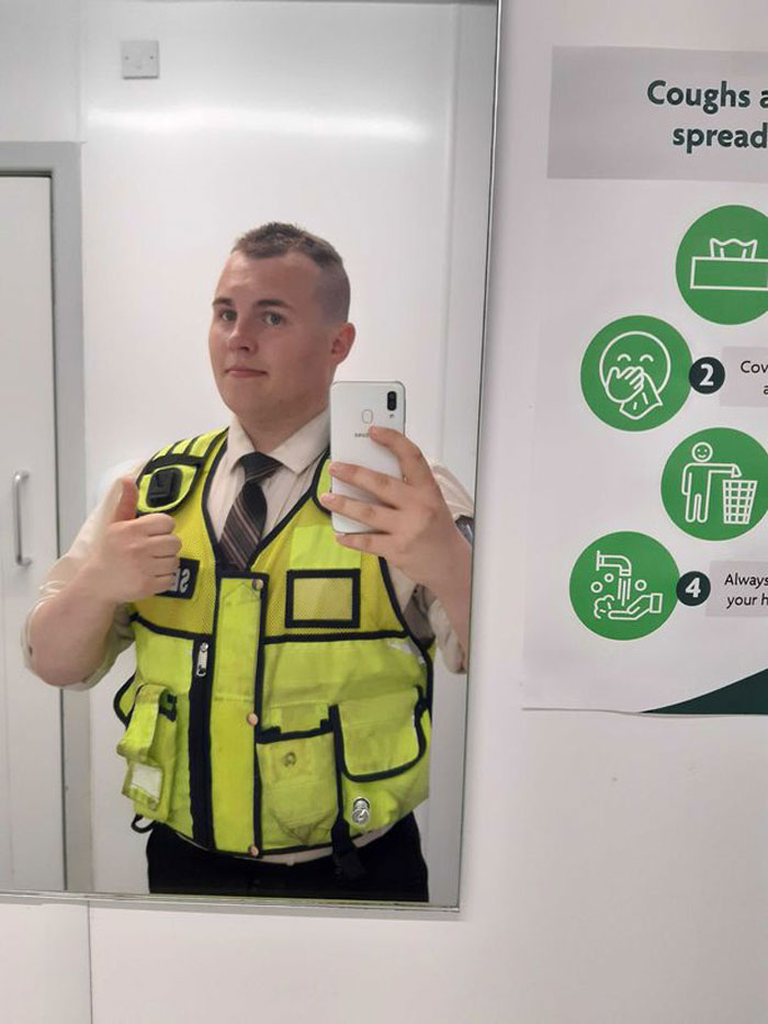 Security Guard For A Morrisons Store Goes Viral For Shielding A Waiting Dog From The Rain With His Umbrella Security Guard For A Morrisons Store Goes Viral For Shielding A Waiting Dog From The Rain With His Umbrella