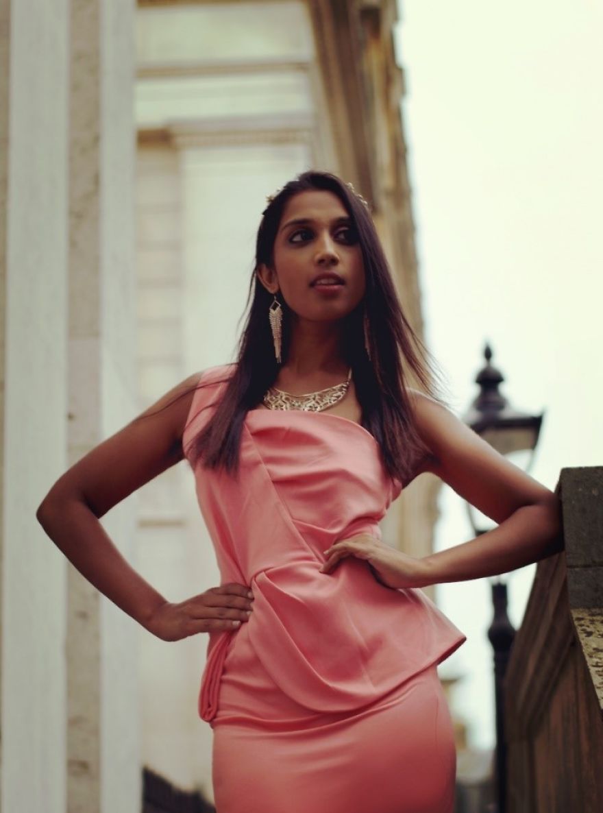 I Captured Modern-Day Disney Princesses And Their Fairytale Life In Cambridge