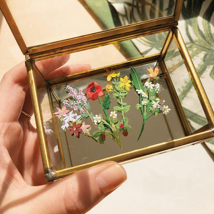 Tiny-Mini-Paper-Flower-Bouquets-Tania-Lissova