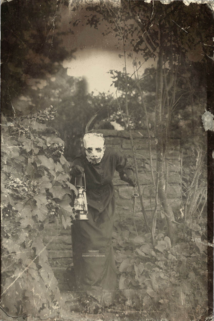 Vintage Halloween Photos Are More Disturbing Than Modern Horror Movies, So We Recreated Some (27 Pics) Vintage Halloween Photos Are More Disturbing Than Modern Horror Movies, So We Recreated Some (27 Pics)