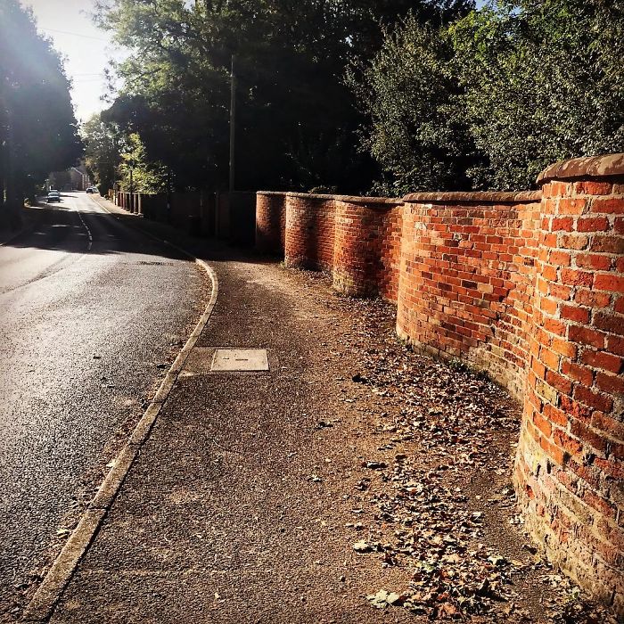 15 Pics Of Wavy Crinkle Crankle Garden Walls That Take Fewer Bricks To Build Than Straight Ones 15 Pics Of Wavy Crinkle Crankle Garden Walls That Take Fewer Bricks To Build Than Straight Ones