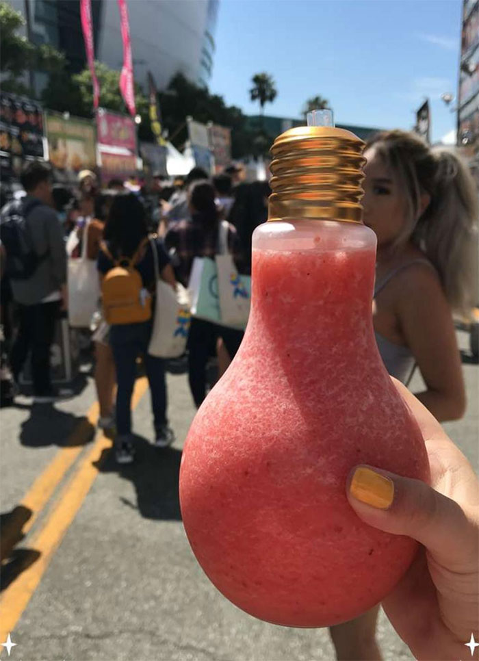 Not Sure If This Belongs Here But My Friend Got Her Smoothie In A Lightbulb