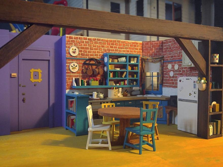 I Built A Tiny Model Of Monica’s Kitchen From “Friends” (11 Pics) I Built A Tiny Model Of Monica’s Kitchen From “Friends” (11 Pics)