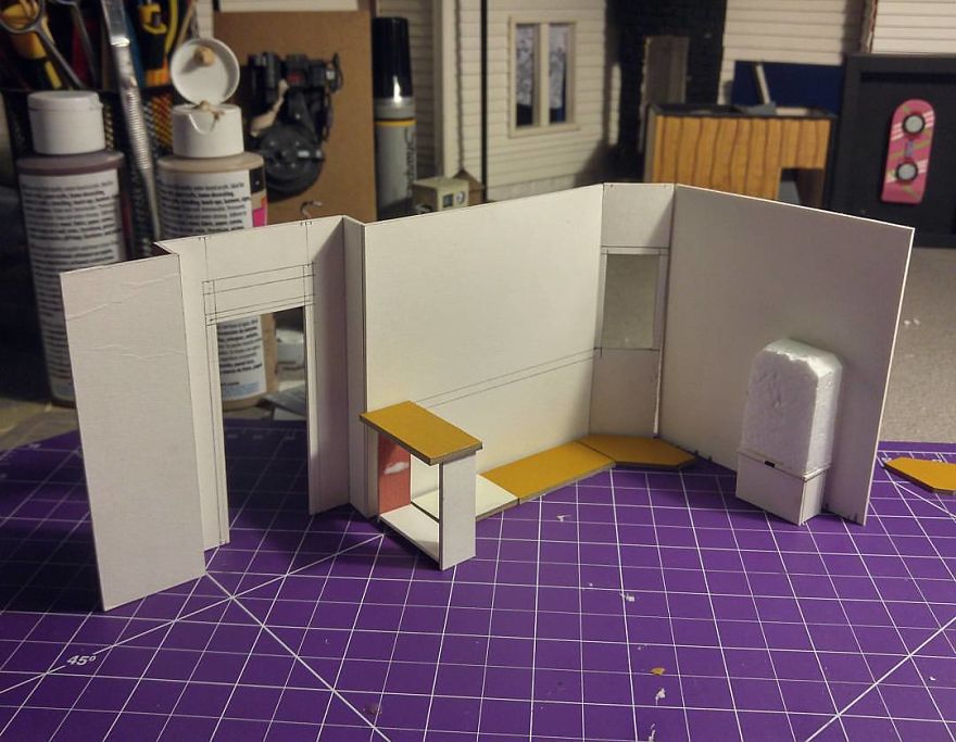 I Built A Tiny Model Of Monica’s Kitchen From “Friends” (11 Pics) I Built A Tiny Model Of Monica’s Kitchen From “Friends” (11 Pics)