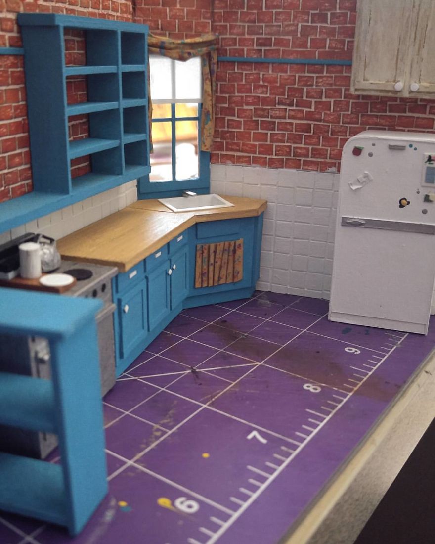 I Built A Tiny Model Of Monica’s Kitchen From “Friends” (11 Pics) I Built A Tiny Model Of Monica’s Kitchen From “Friends” (11 Pics)