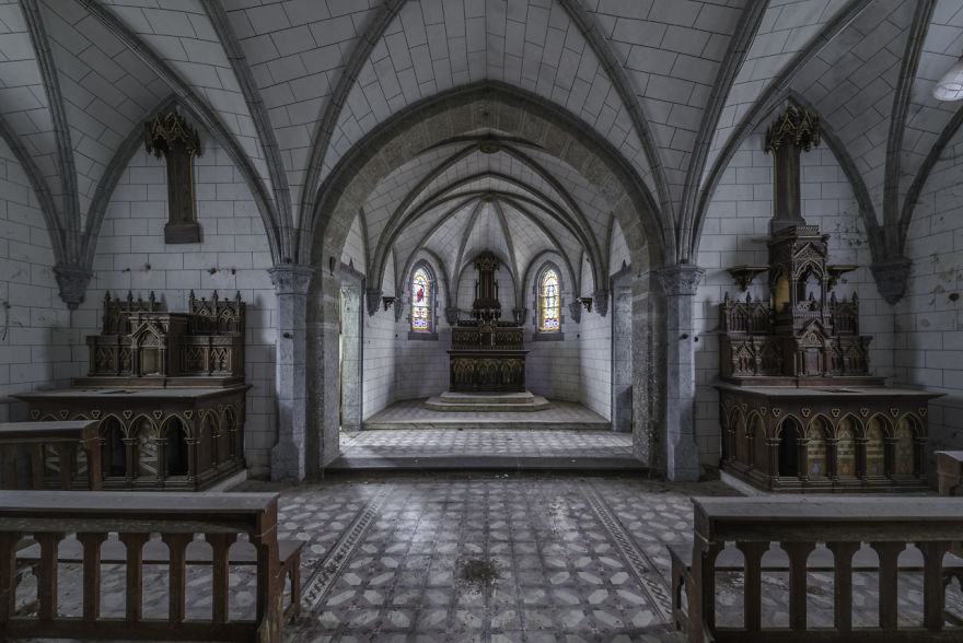 I Photographed 33 Shades Of Grey In 20th-Century Chapel In Portugal I Photographed 33 Shades Of Grey In 20th-Century Chapel In Portugal