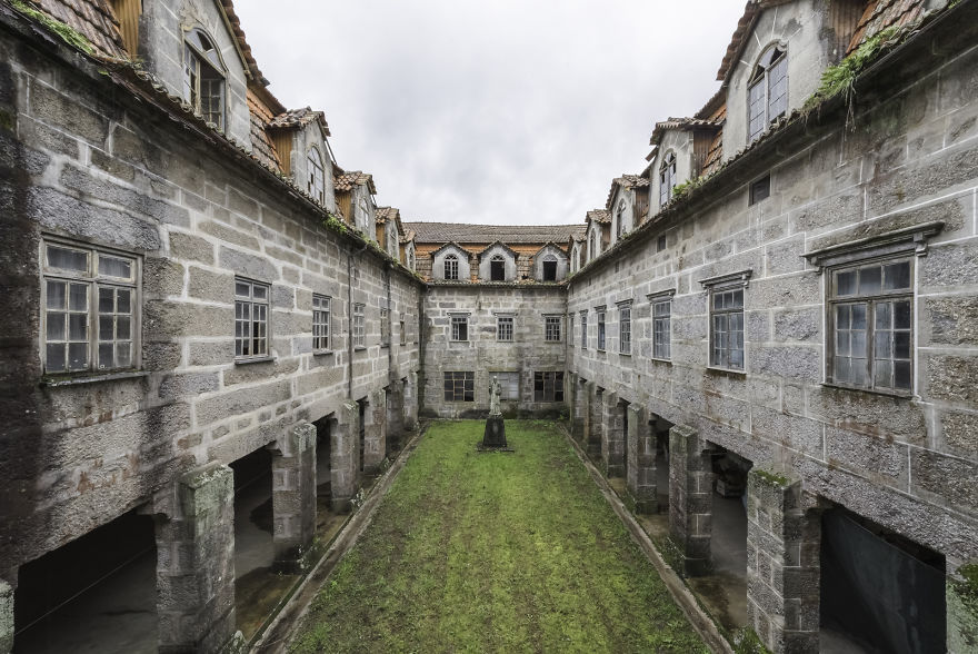 I Photographed 33 Shades Of Grey In 20th-Century Chapel In Portugal