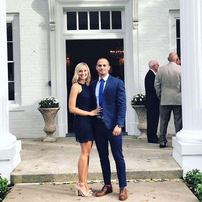 Guy Surprises Girlfriend By Proposing Under A Rare Comet That Is Only Visible Every 6,800 Years