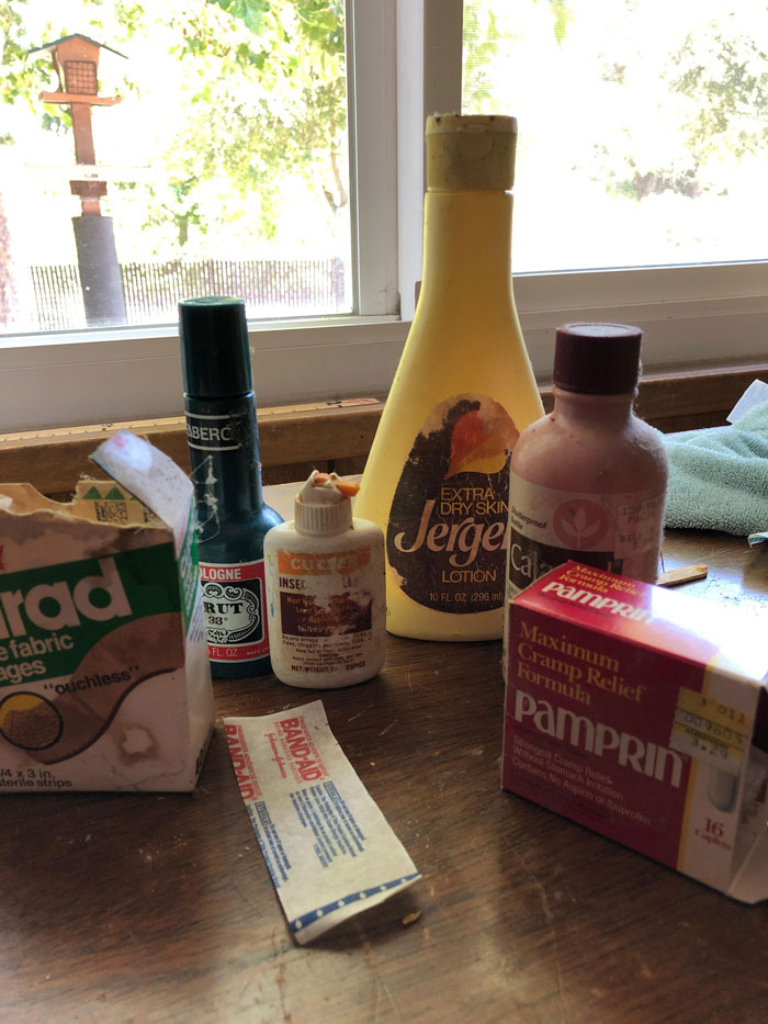 Family Found Strange 40 Y.O. 'Treasure' In Their Wall That Had Piled Up Through A Secret Hole In Their Cabinet Family Found Strange 40 Y.O. 'Treasure' In Their Wall That Had Piled Up Through A Secret Hole In Their Cabinet