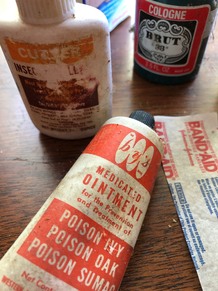 Family Found Strange 40 Y.O. 'Treasure' In Their Wall That Had Piled Up Through A Secret Hole In Their Cabinet Family Found Strange 40 Y.O. 'Treasure' In Their Wall That Had Piled Up Through A Secret Hole In Their Cabinet