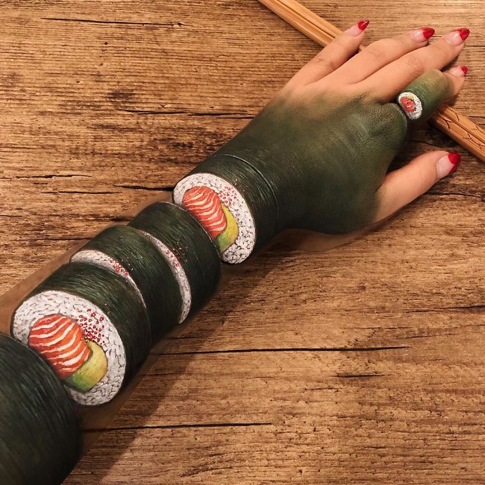 Chinese Artist Paints Food Impressively On Her Body