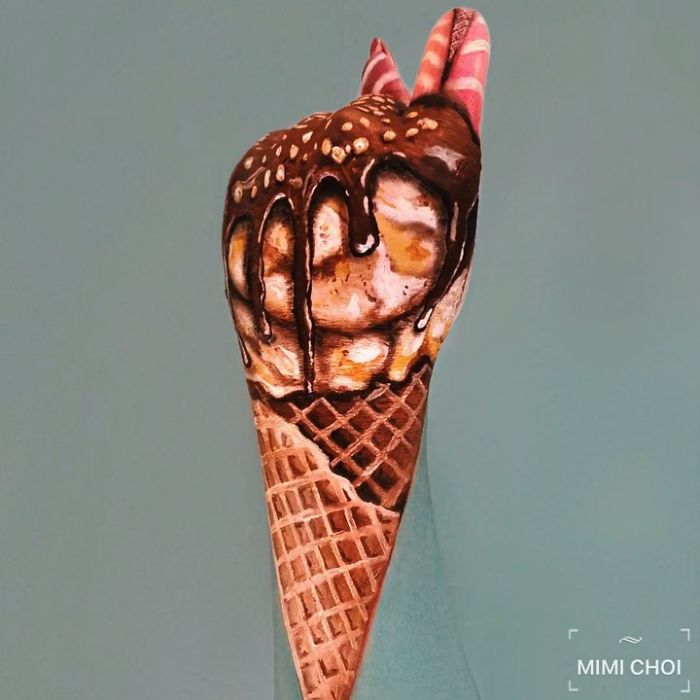 Chinese Artist Paints Food Impressively On Her Body
