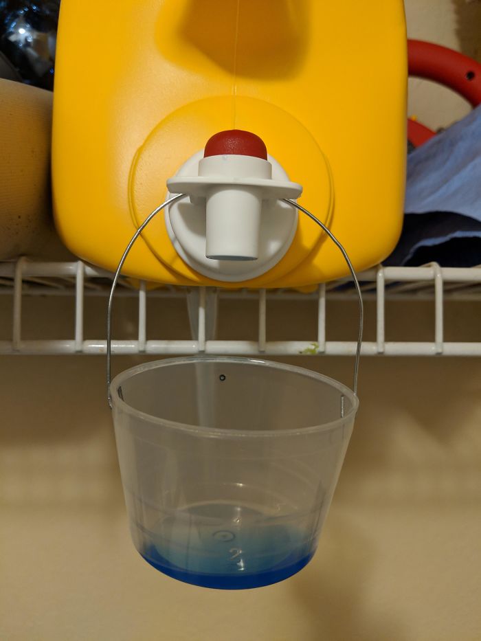 Use The Wire From Chinese Takeout Containers To Stop Laundry Detergent From Dripping/Leaking All Over Your Appliances