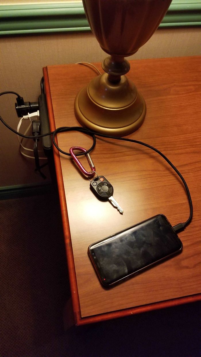 Staying In A Hotel? Attach Your Car Keys To Your Phone Charger So You Can't Forget It