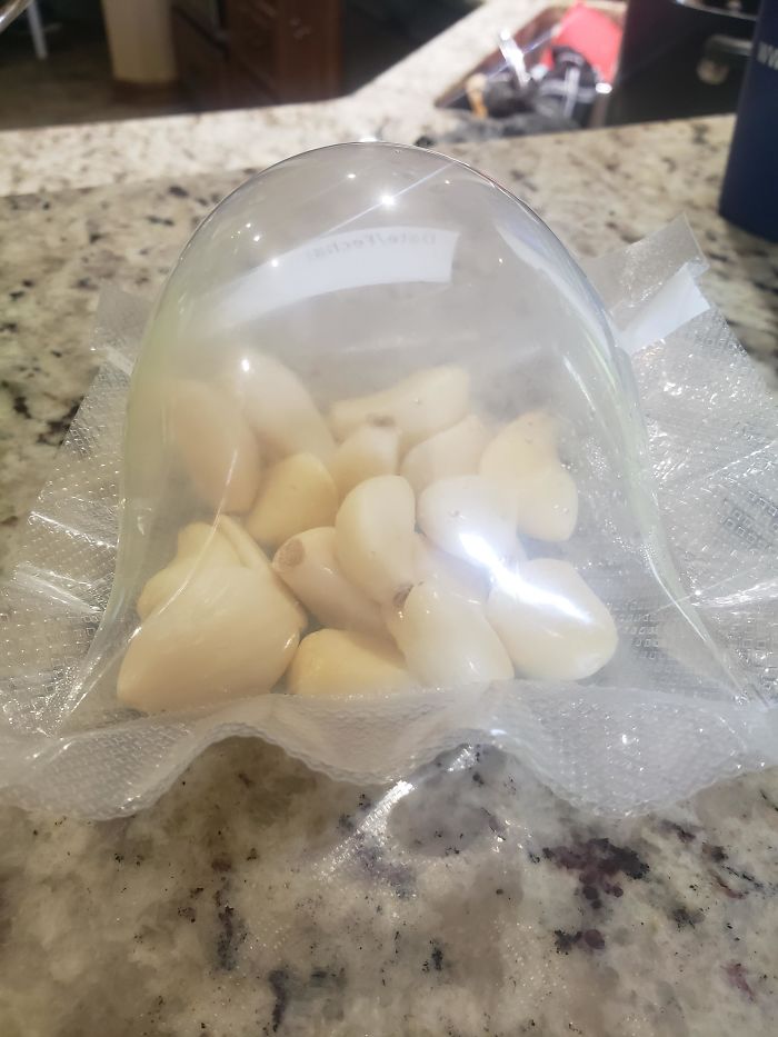 This Is What Happens When You Vacuum Seal Garlic