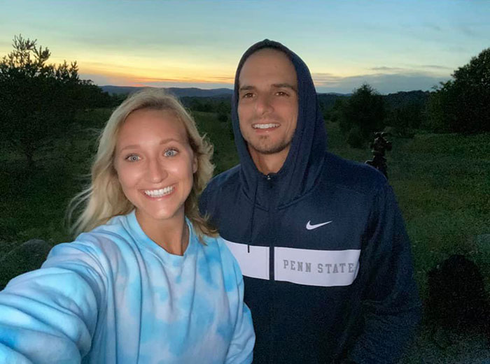 Guy Surprises Girlfriend By Proposing Under A Rare Comet That Is Only Visible Every 6,800 Years Guy Surprises Girlfriend By Proposing Under A Rare Comet That Is Only Visible Every 6,800 Years